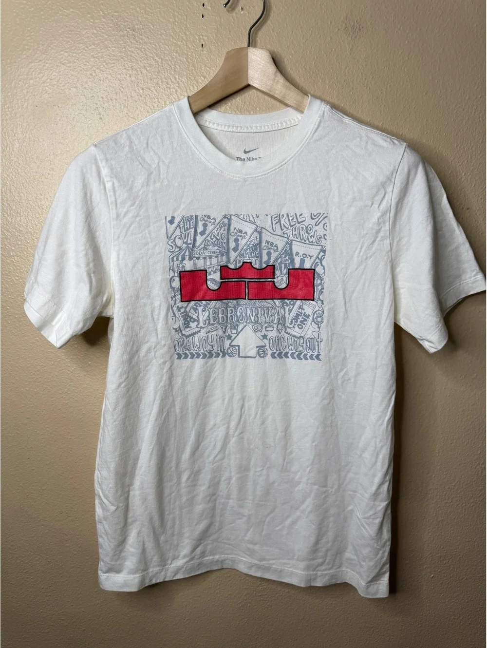 Nike LeBron James Graphic T-Shirt Men’s Medium White Basketball Logo Tee